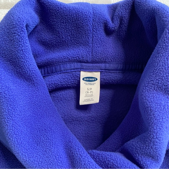 Sweater - Picture 4 of 4